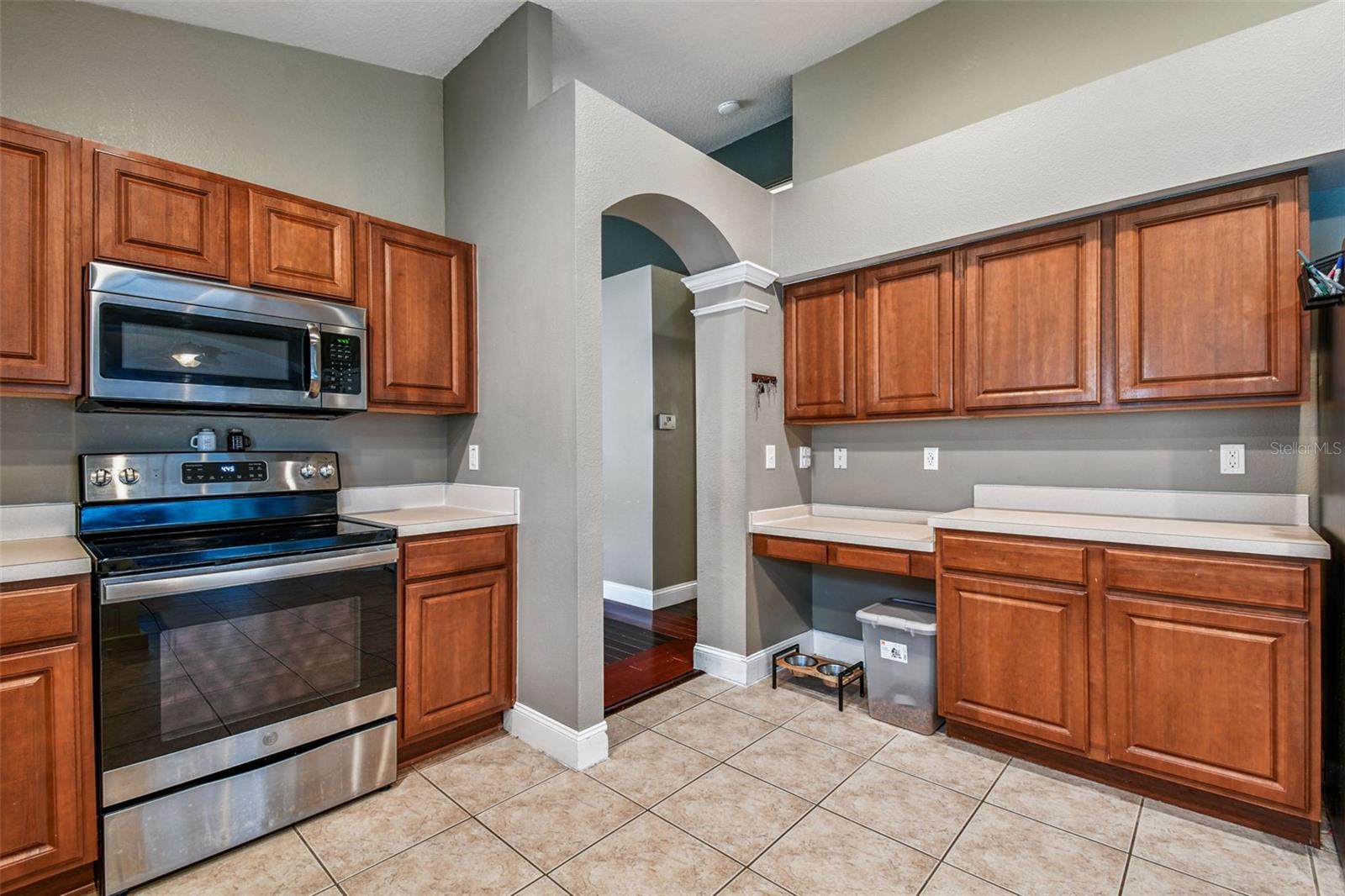 Image 17 of 66 For 7653 Outerbridge Street