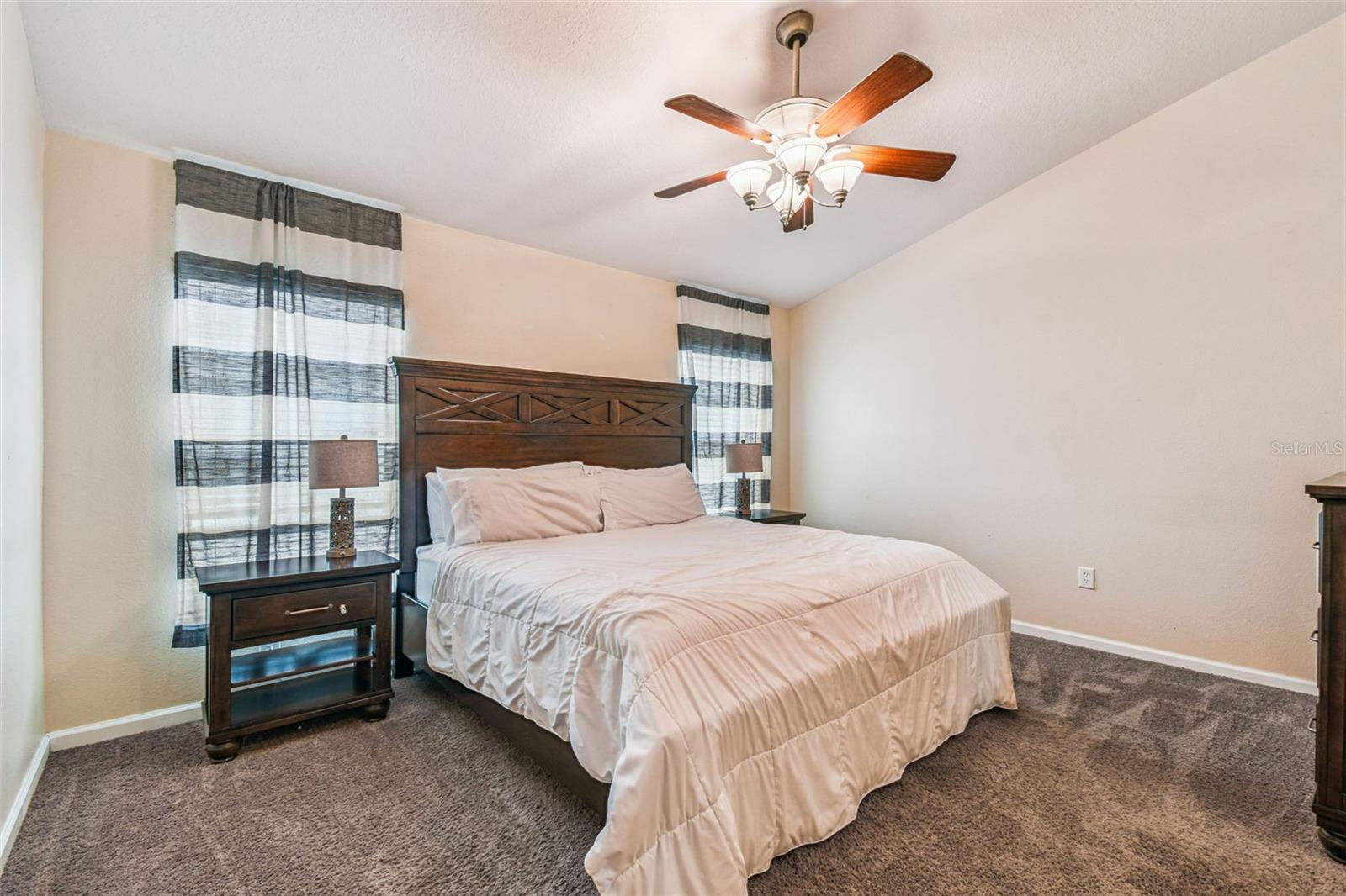 Image 23 of 66 For 7653 Outerbridge Street
