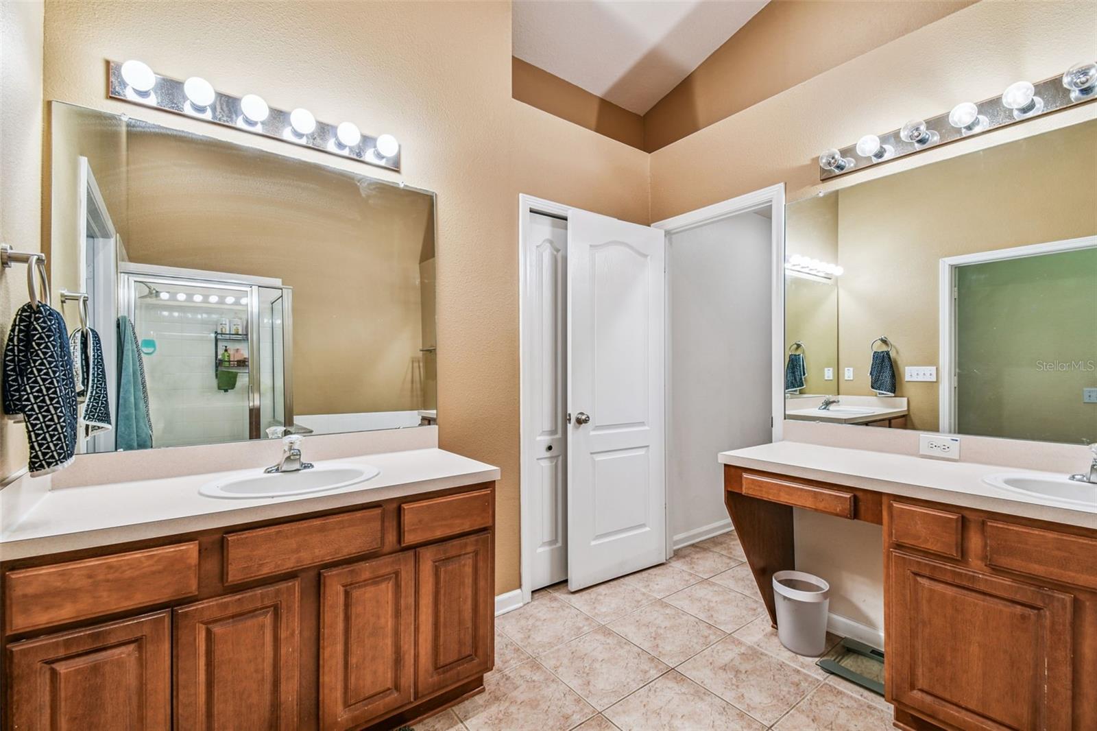 Image 26 of 66 For 7653 Outerbridge Street