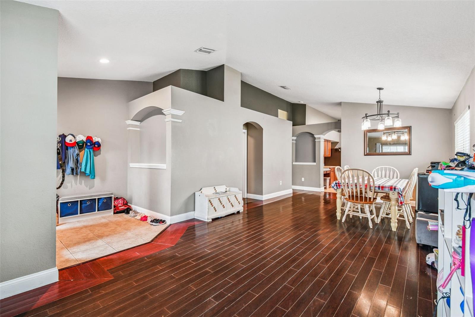 Image 9 of 66 For 7653 Outerbridge Street