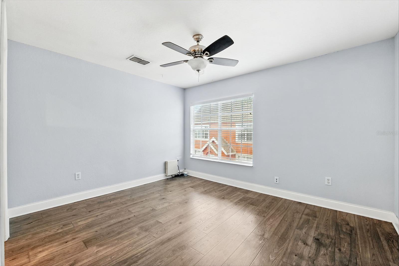 Image 15 of 27 For 9368 Lake Chase Island Way 9368