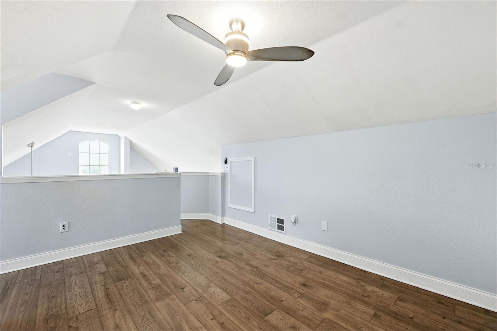Image 21 of 27 For 9368 Lake Chase Island Way 9368