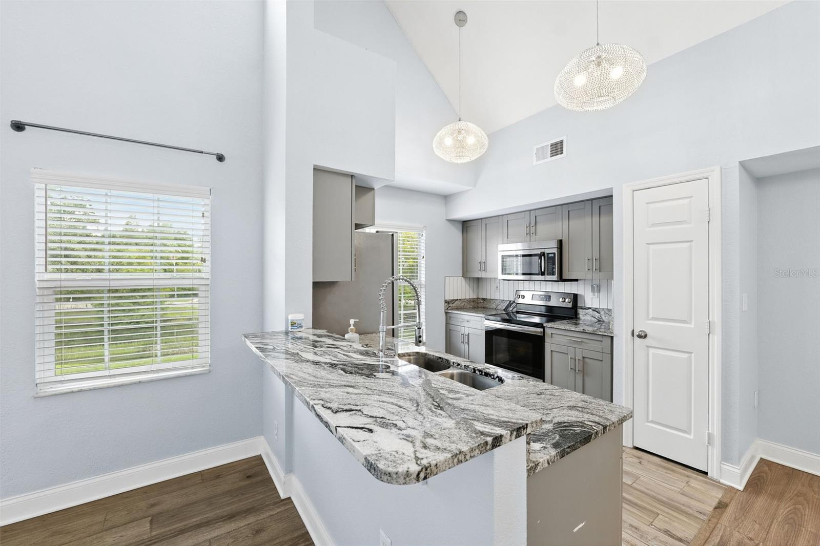 Image 8 of 27 For 9368 Lake Chase Island Way 9368