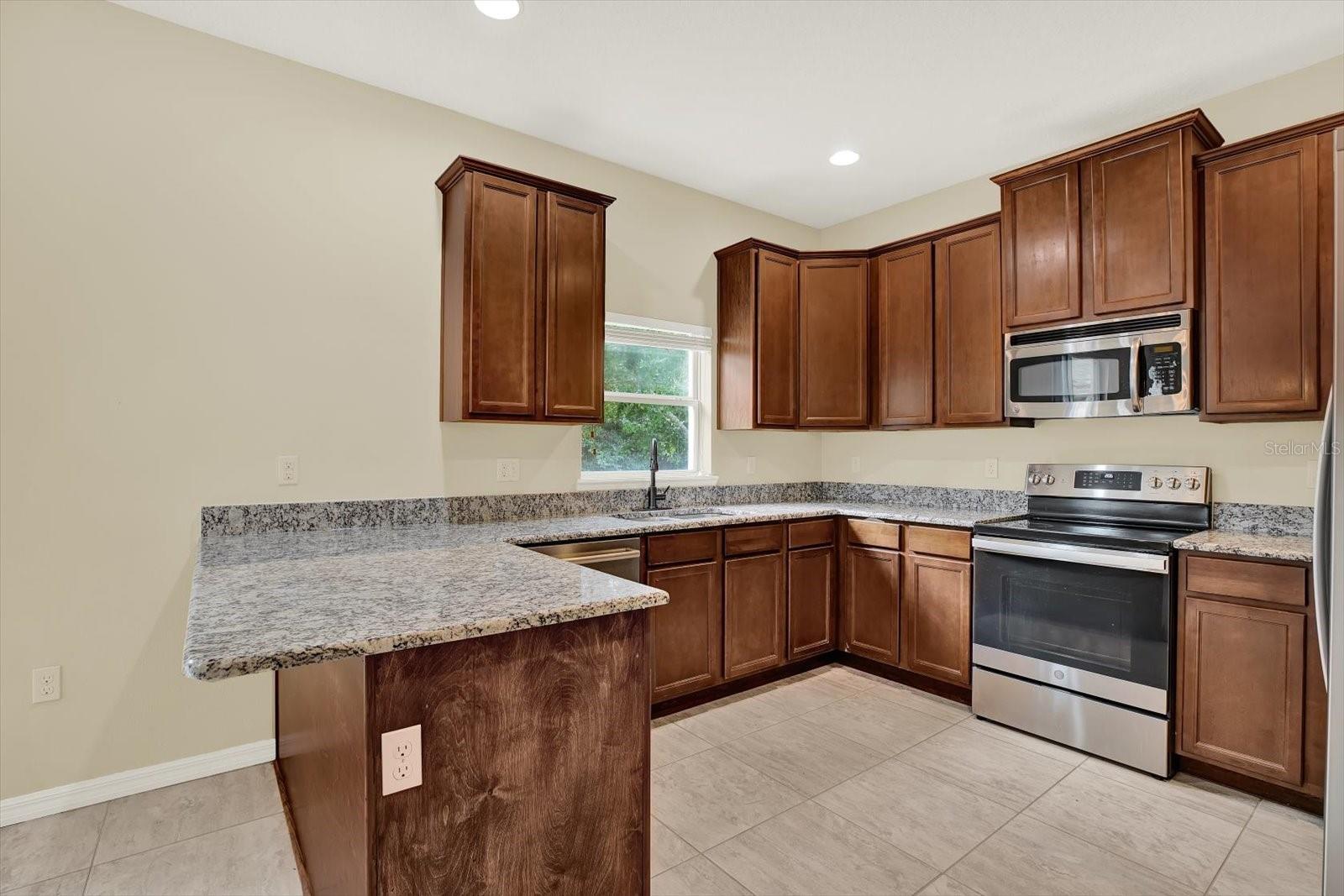 Image 18 of 54 For 27540 Stonecreek Way