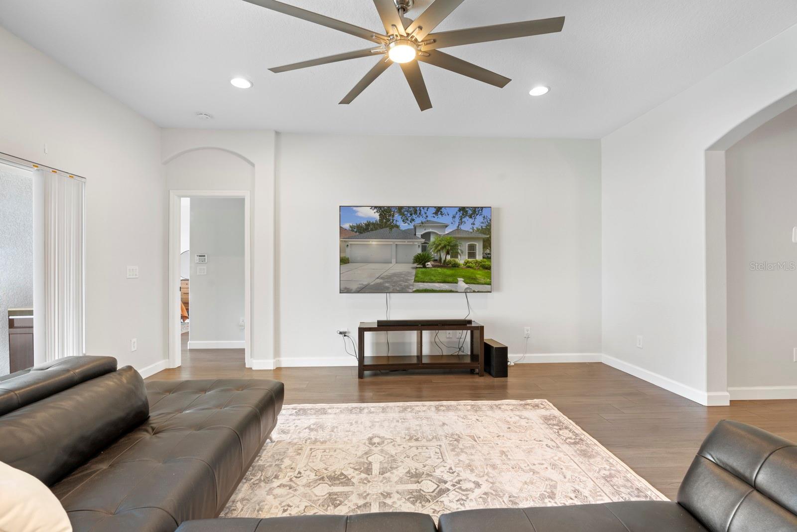Image 18 of 62 For 1414 Emerald Hill Way