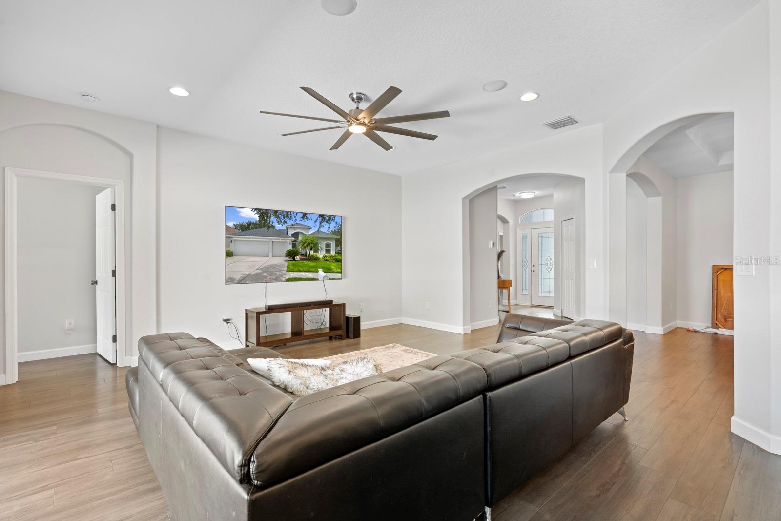 Image 19 of 62 For 1414 Emerald Hill Way