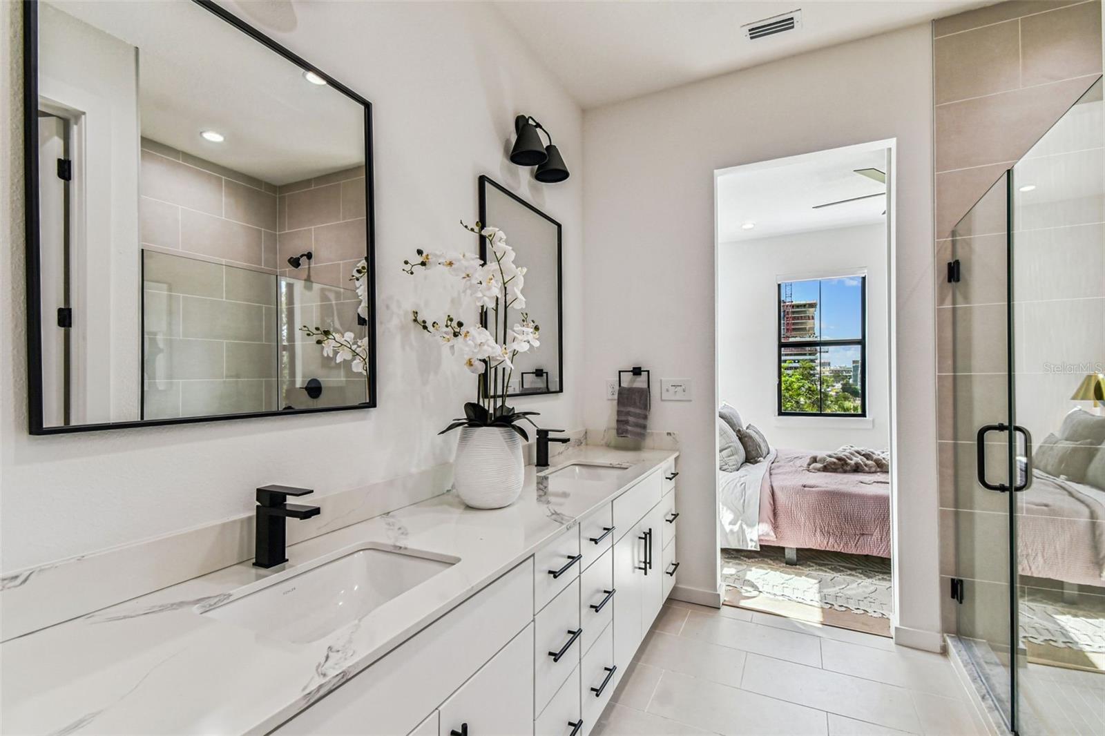 Image 10 of 88 For 1218 Kay Street 12