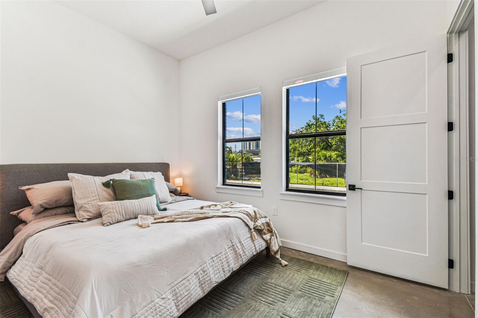 Image 16 of 88 For 1218 Kay Street 12