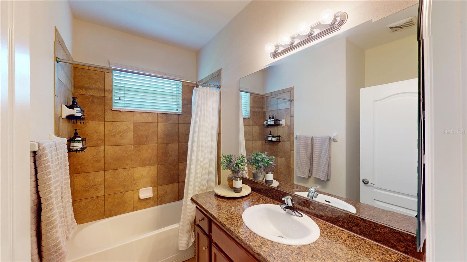 Image 17 of 41 For 12245 Duckett Court