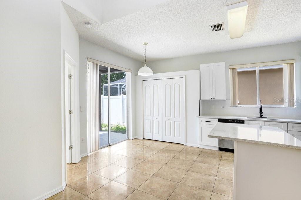 Image 17 of 29 For 930 Grand Canyon Drive