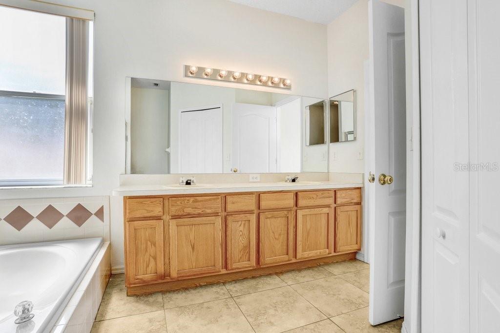 Image 22 of 29 For 930 Grand Canyon Drive