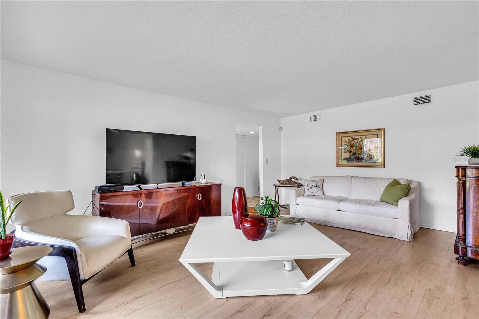 Image 3 of 27 For 3847 35th Way S 105
