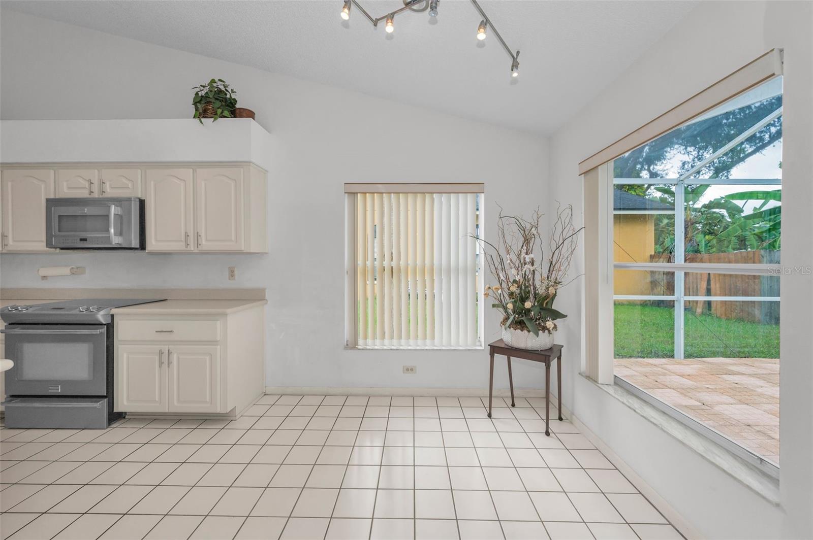 Image 21 of 80 For 2796 Challenger Drive