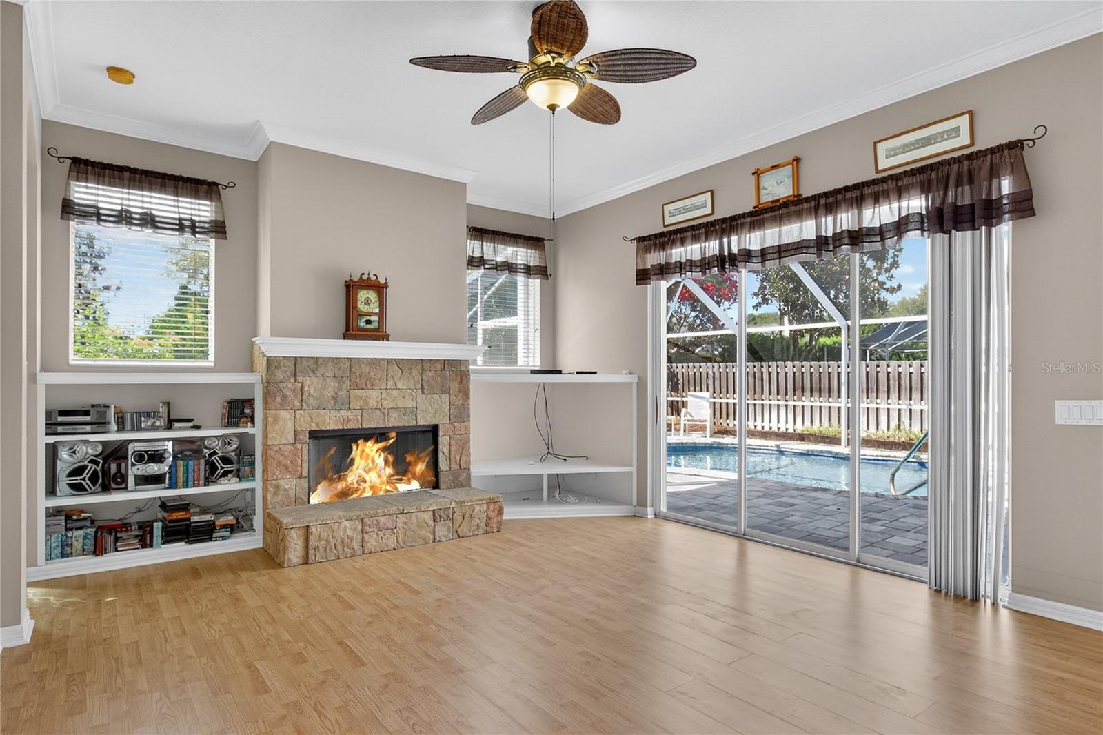 Image 11 of 37 For 488 Bridle Path Way