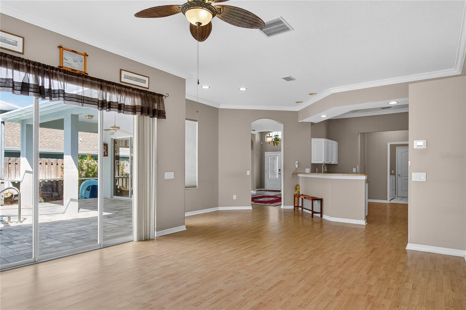 Image 12 of 37 For 488 Bridle Path Way