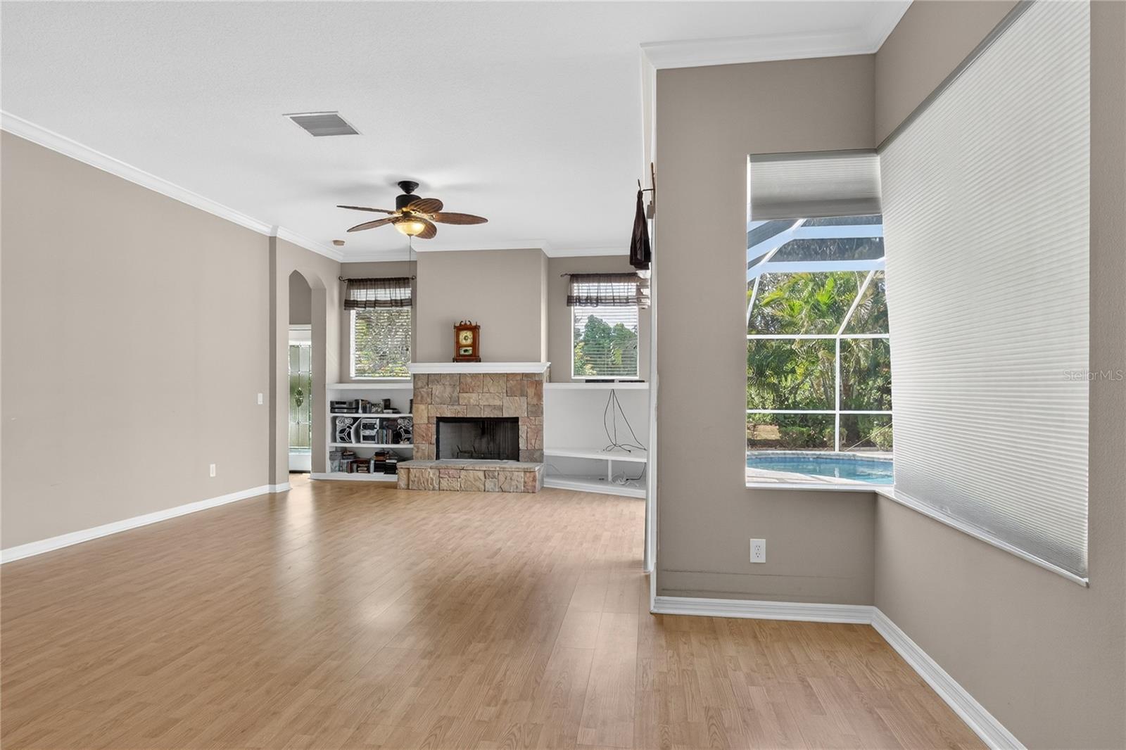 Image 6 of 37 For 488 Bridle Path Way