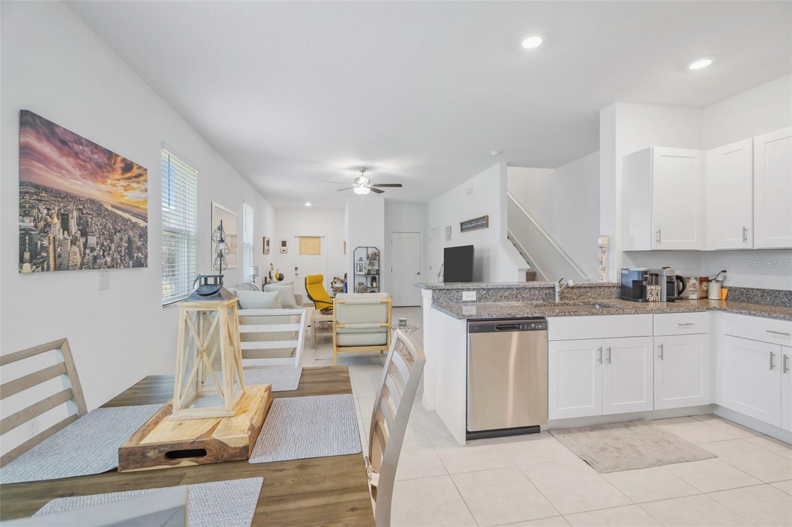 Image 14 of 40 For 6033 Acara Lane