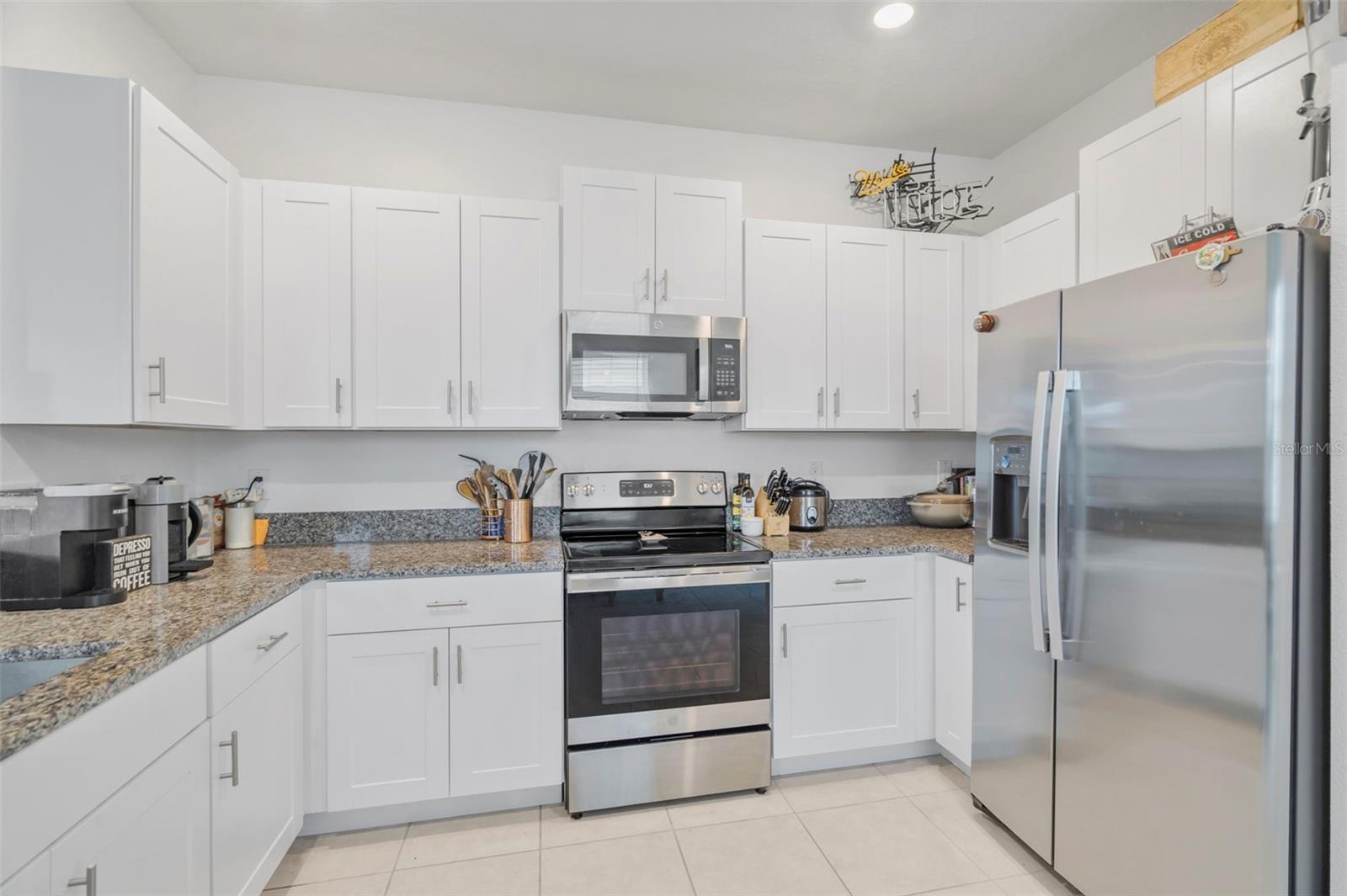 Image 15 of 40 For 6033 Acara Lane