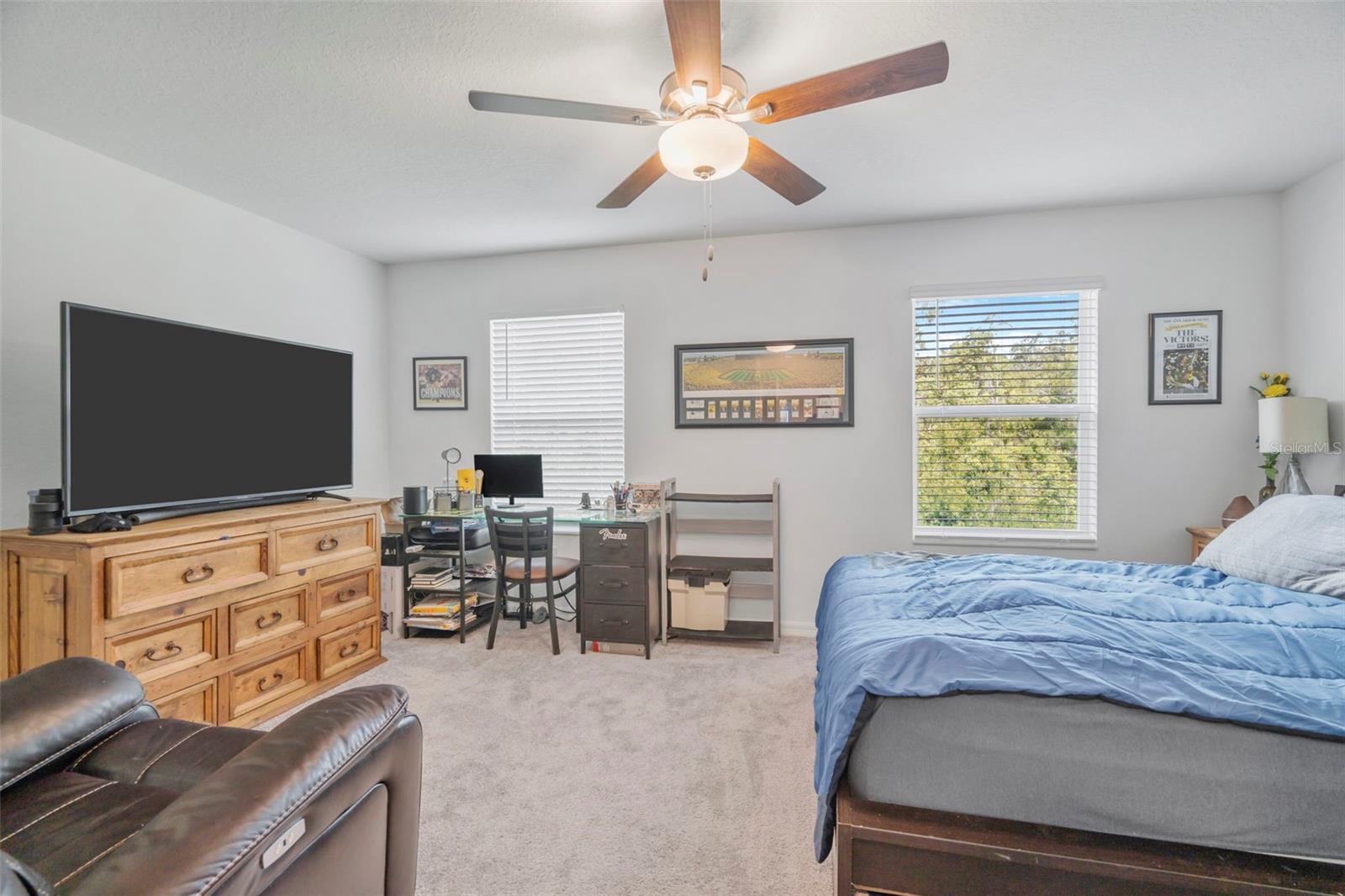 Image 18 of 40 For 6033 Acara Lane