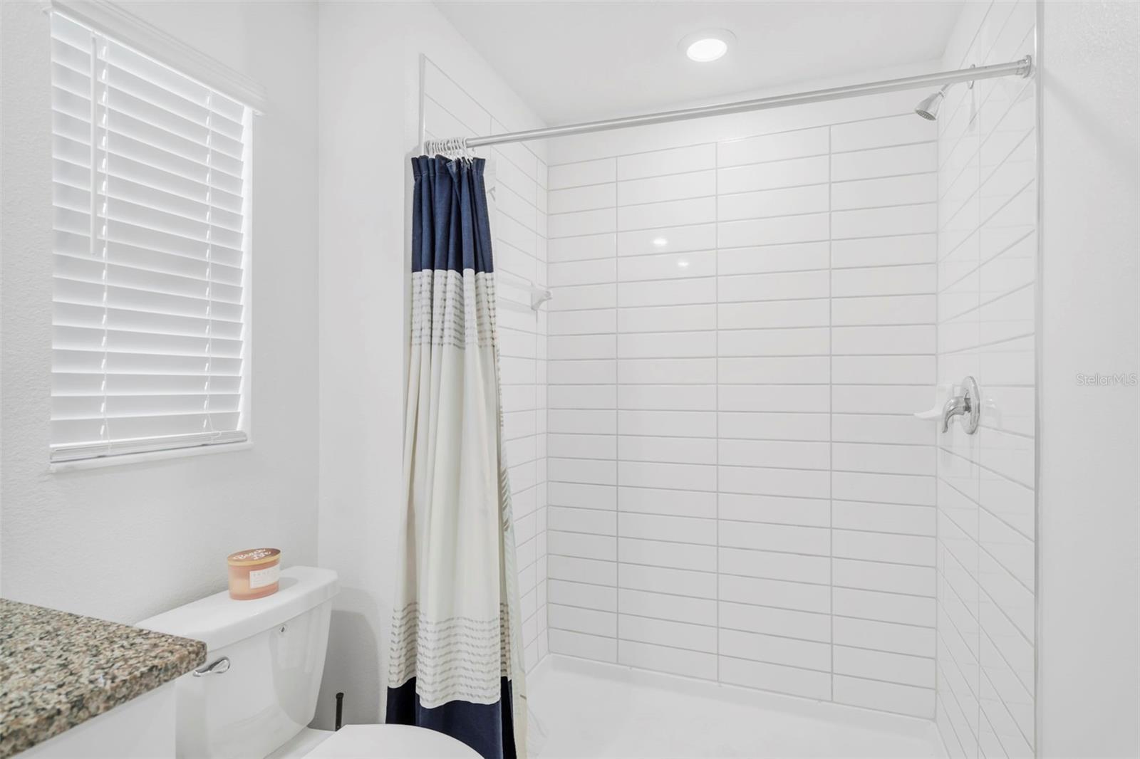 Image 23 of 40 For 6033 Acara Lane