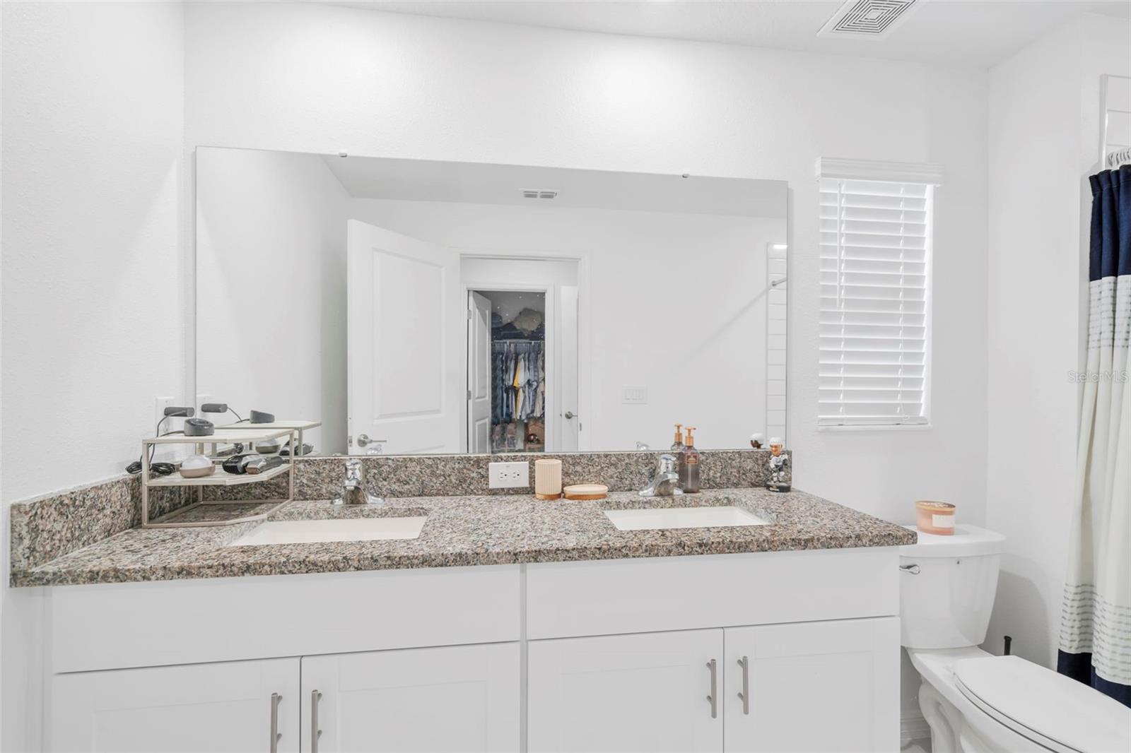 Image 24 of 40 For 6033 Acara Lane