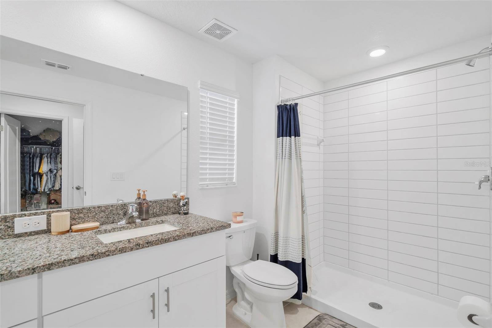 Image 25 of 40 For 6033 Acara Lane