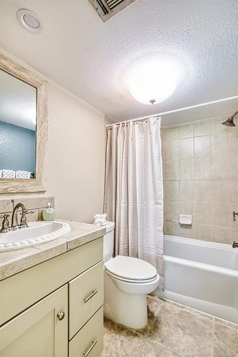 Image 8 of 37 For 2300 Aaron Street 216