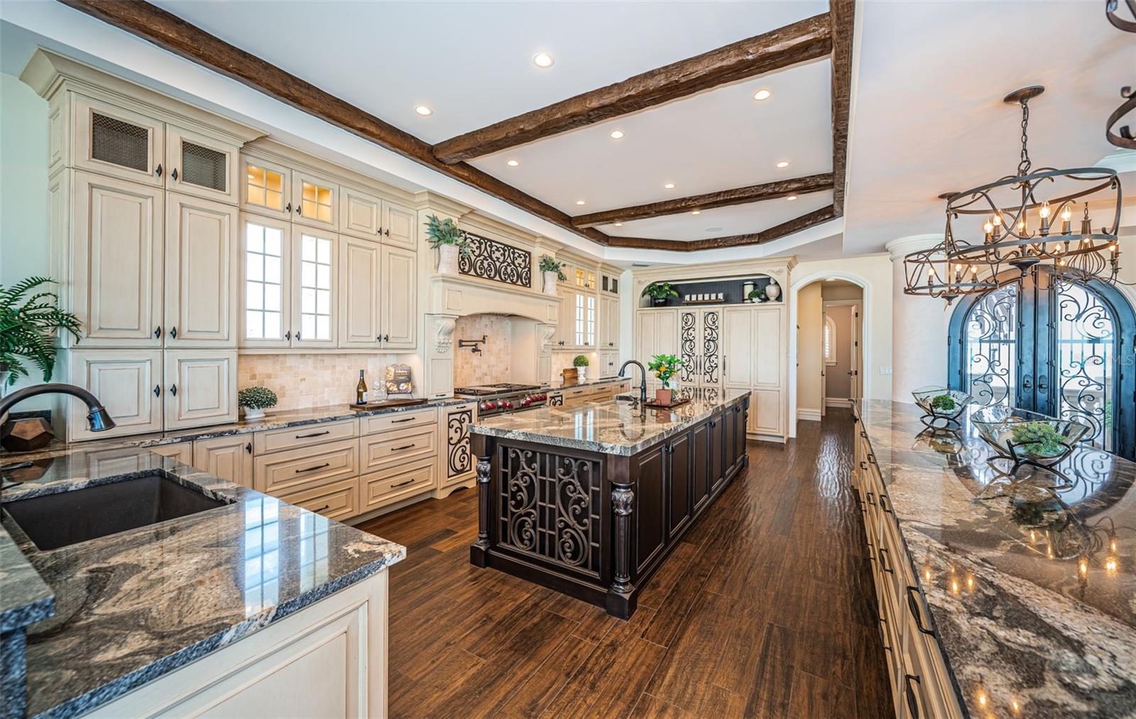 Listing photo id 15 for 17824 Lee Avenue