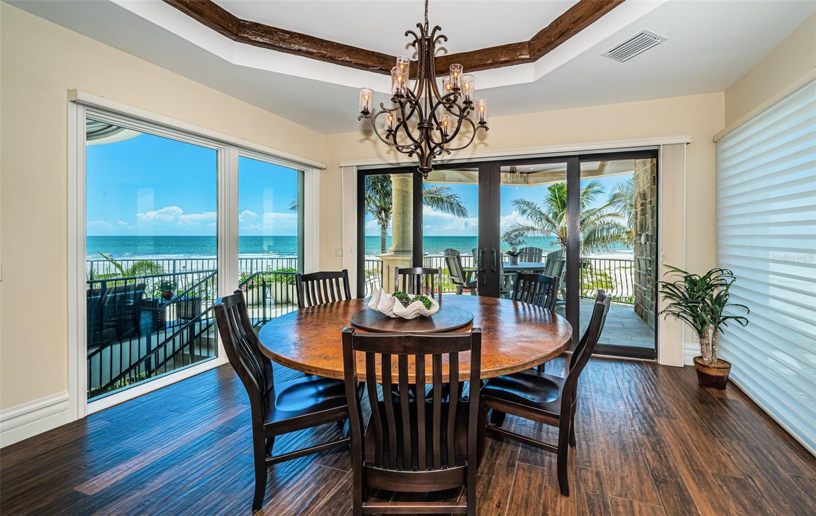 Listing photo id 27 for 17824 Lee Avenue