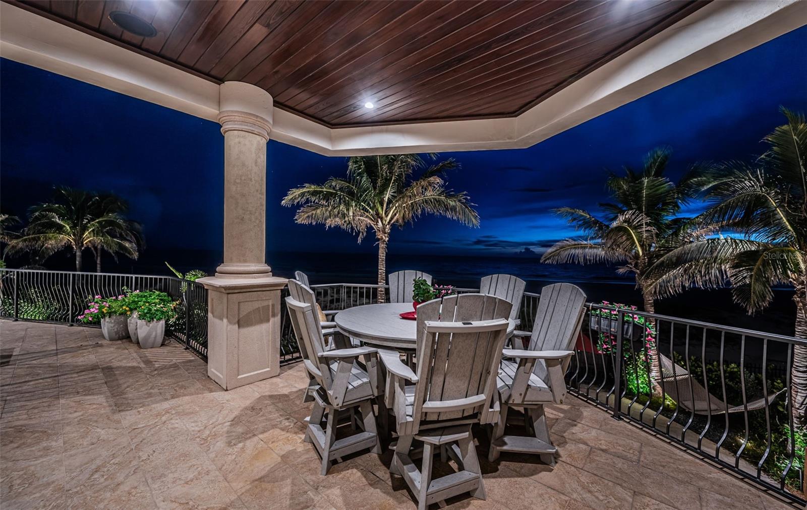 Listing photo id 31 for 17824 Lee Avenue