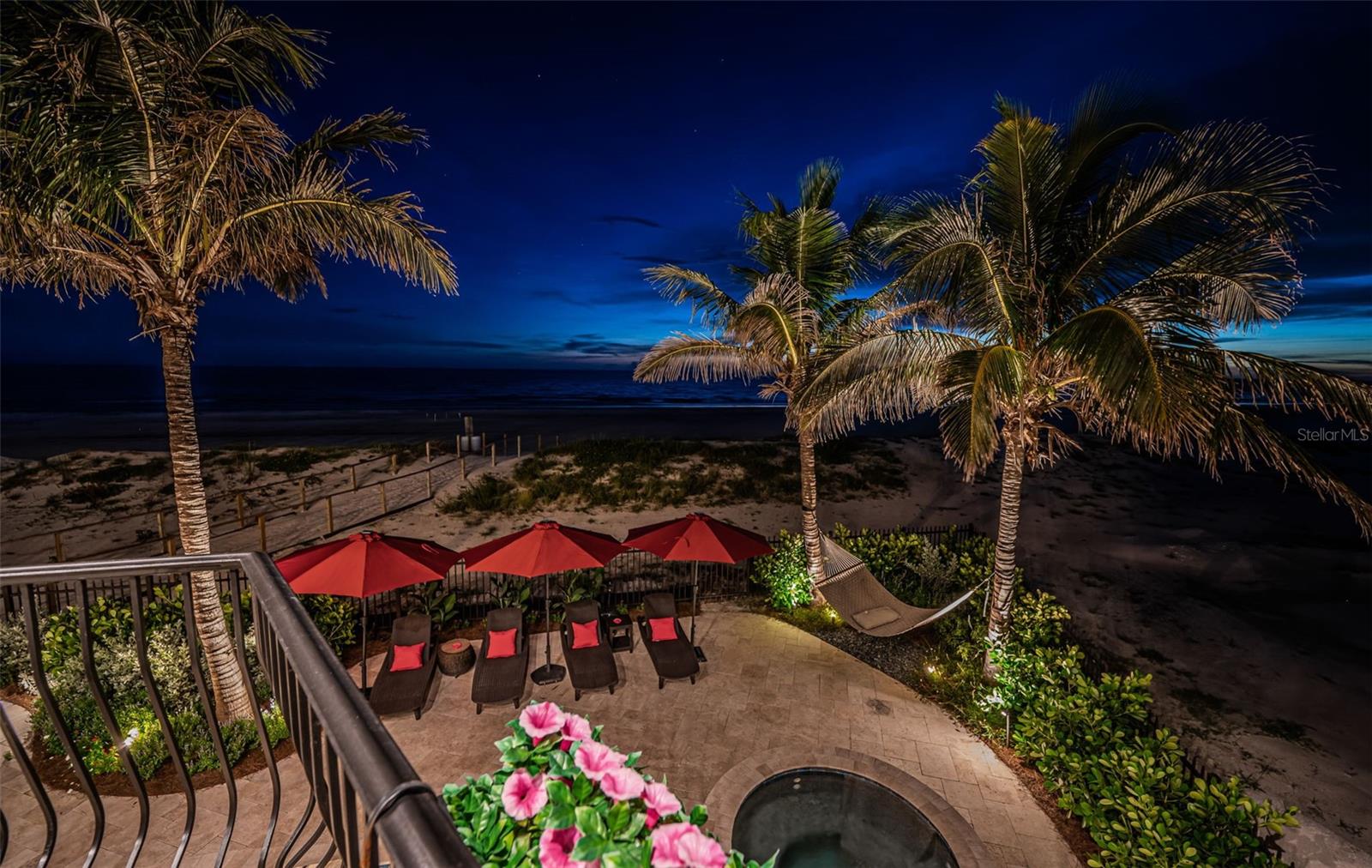 Listing photo id 32 for 17824 Lee Avenue