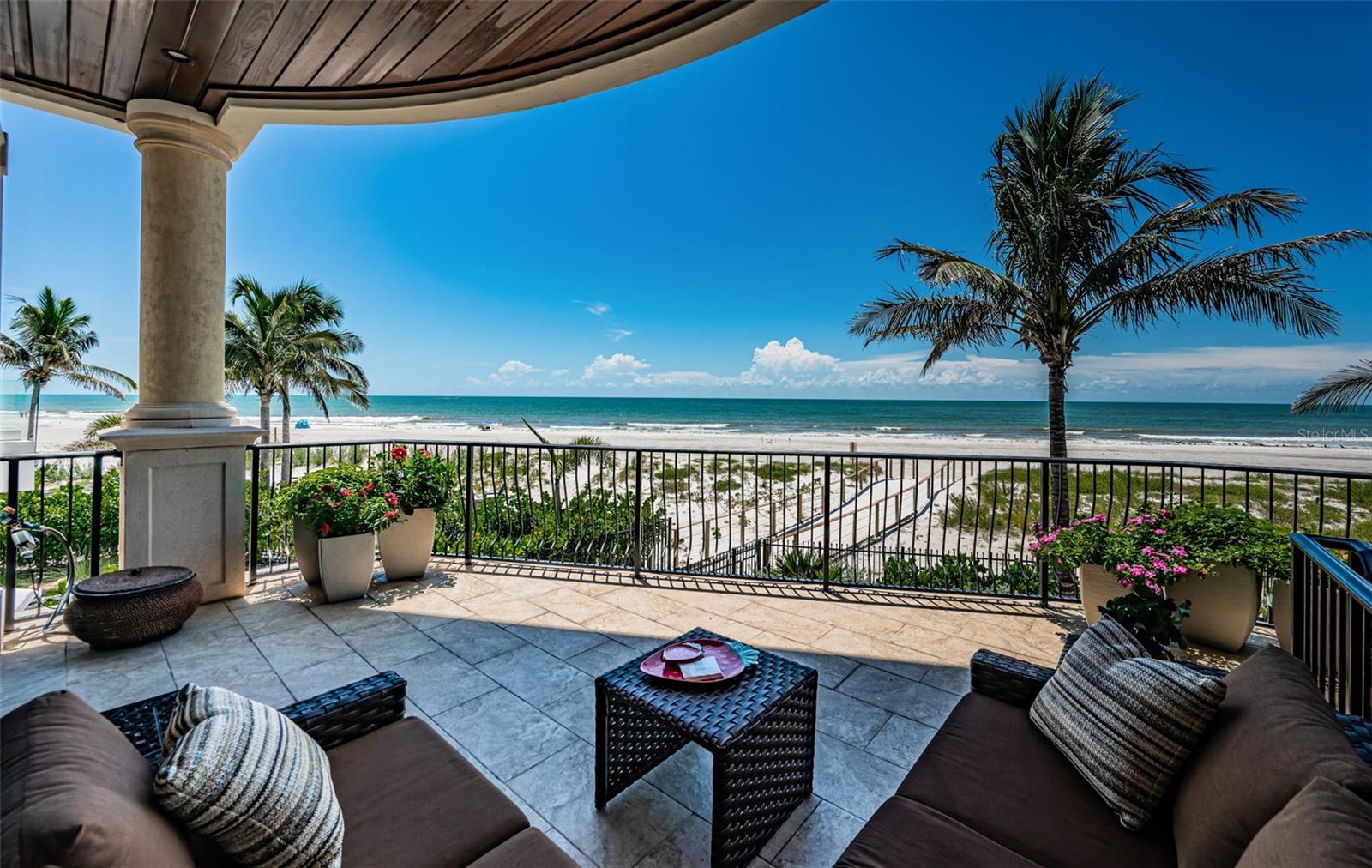 Listing photo id 35 for 17824 Lee Avenue
