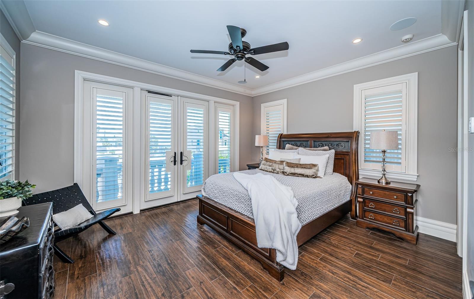 Listing photo id 41 for 17824 Lee Avenue