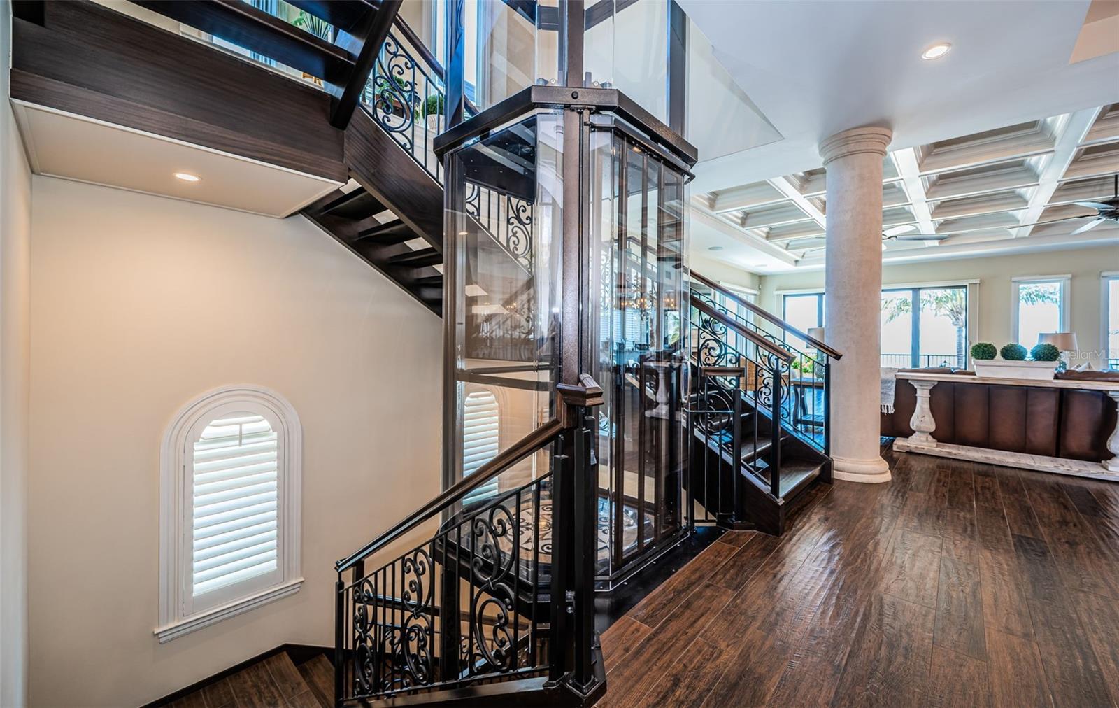Listing photo id 45 for 17824 Lee Avenue