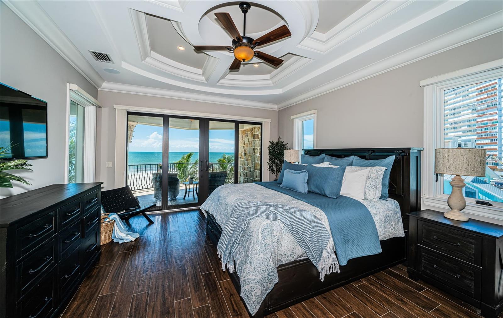 Listing photo id 47 for 17824 Lee Avenue