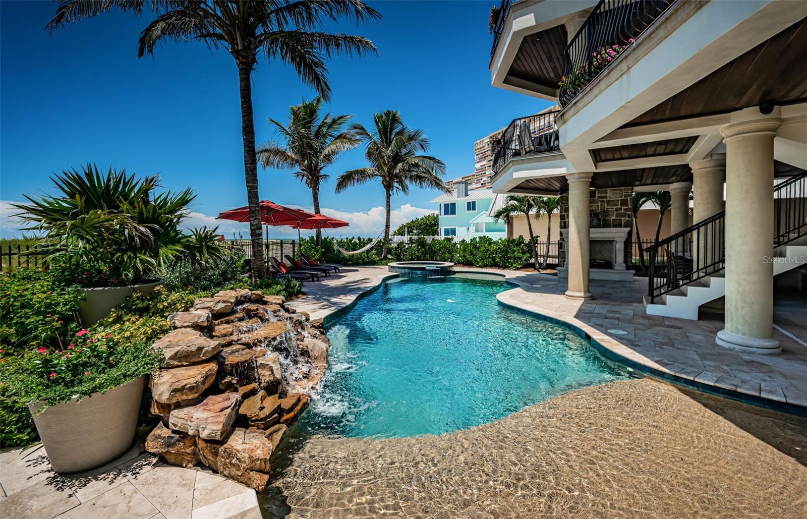 Listing photo id 78 for 17824 Lee Avenue