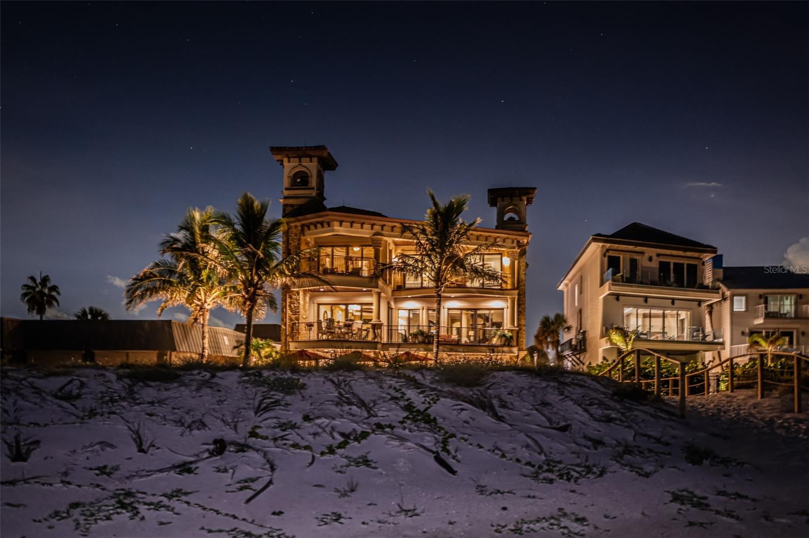 Listing photo id 95 for 17824 Lee Avenue