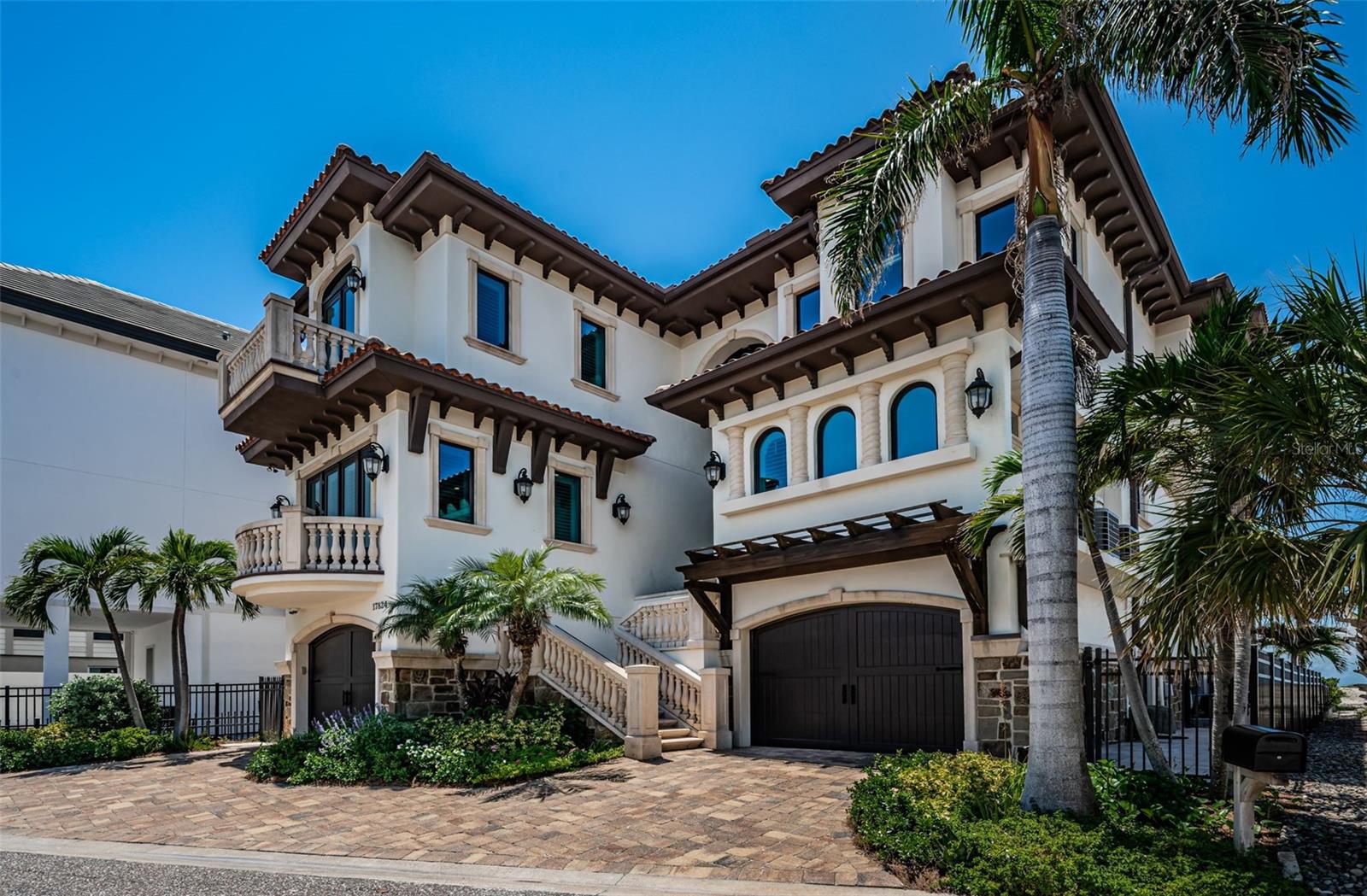 Listing photo id 96 for 17824 Lee Avenue