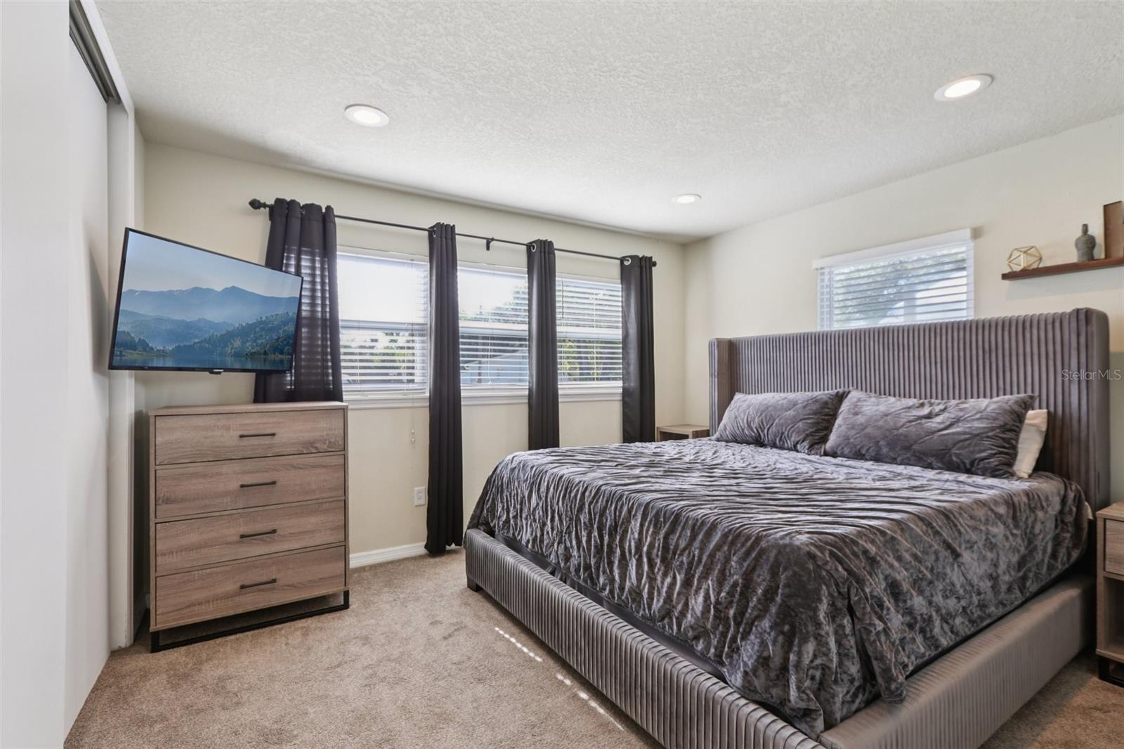 Image 21 of 32 For 7241 13th Street N