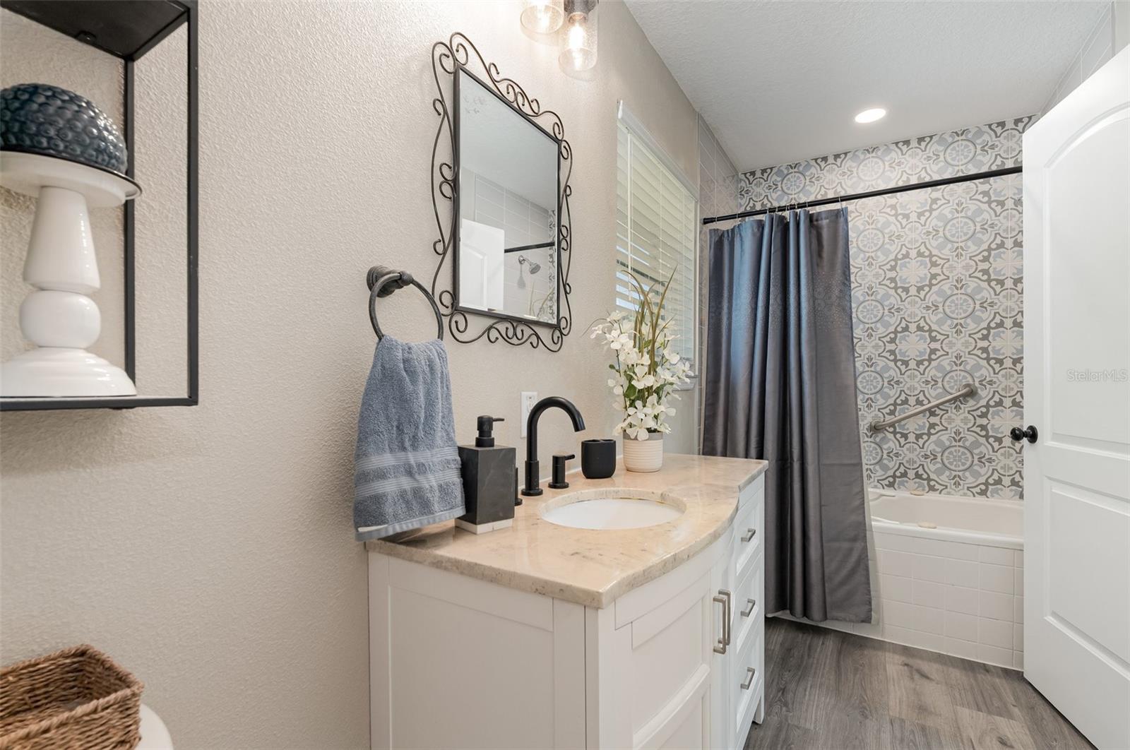 Image 18 of 23 For 1104 Greenwood Way