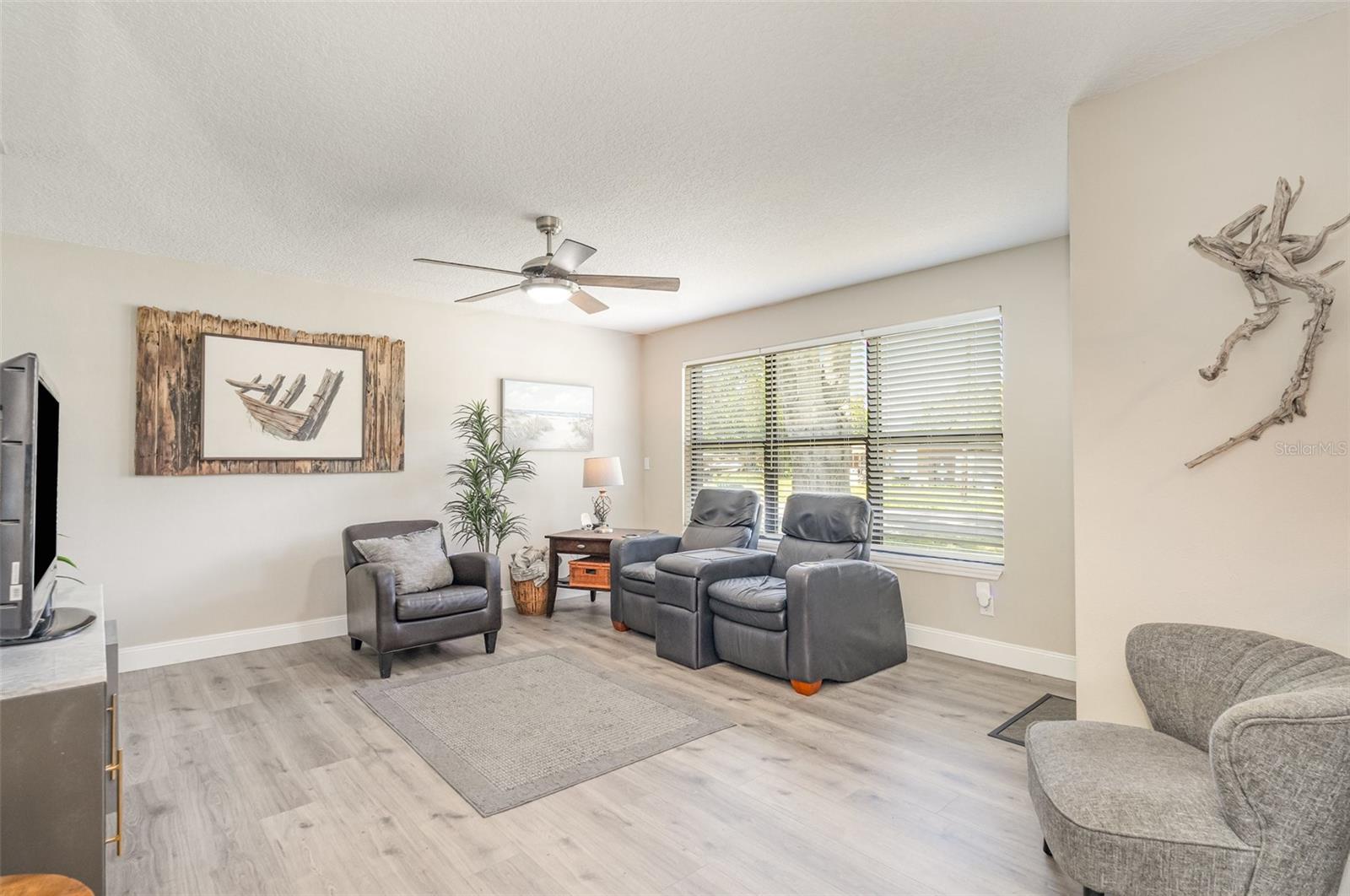 Image 4 of 23 For 1104 Greenwood Way