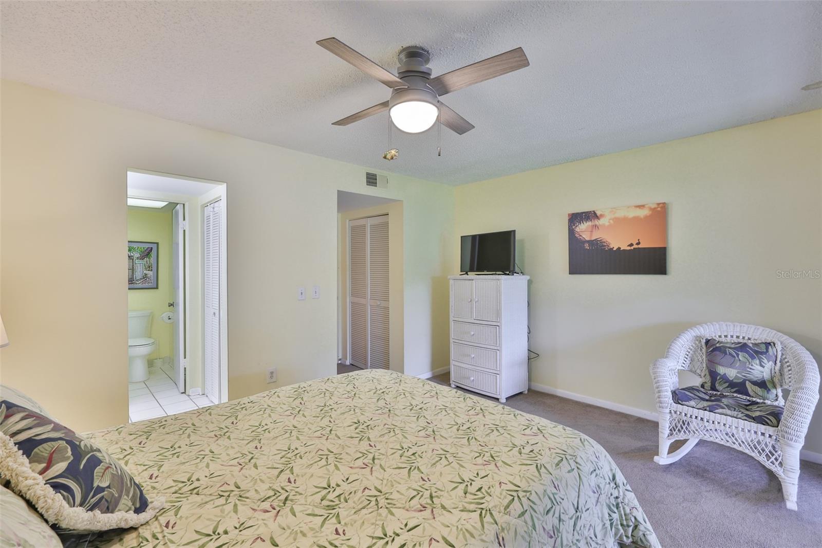 Image 19 of 33 For 1028 Apollo Beach Boulevard 8
