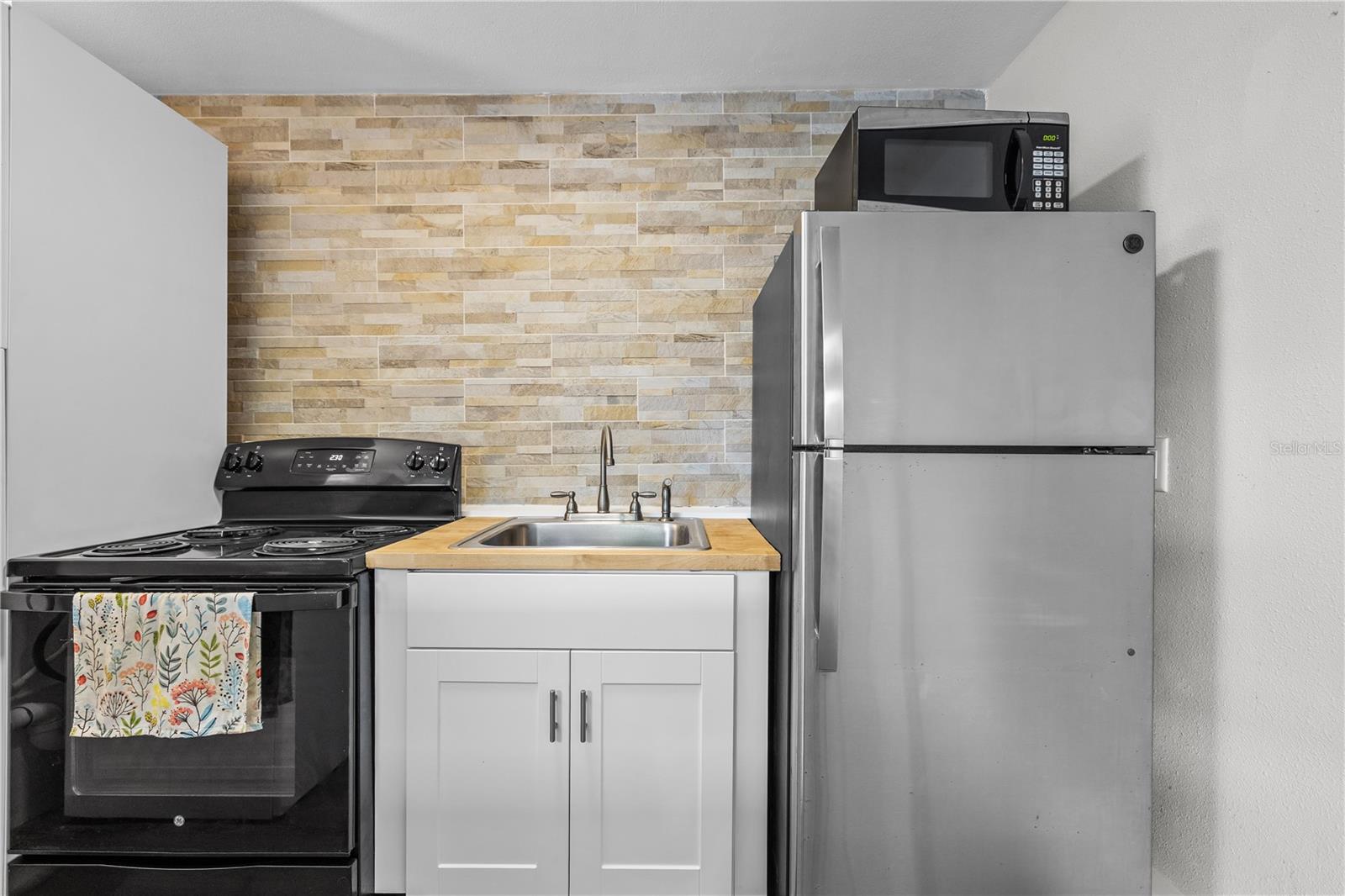 Image 11 of 21 For 2859 Dartmouth Avenue N 411 29th S