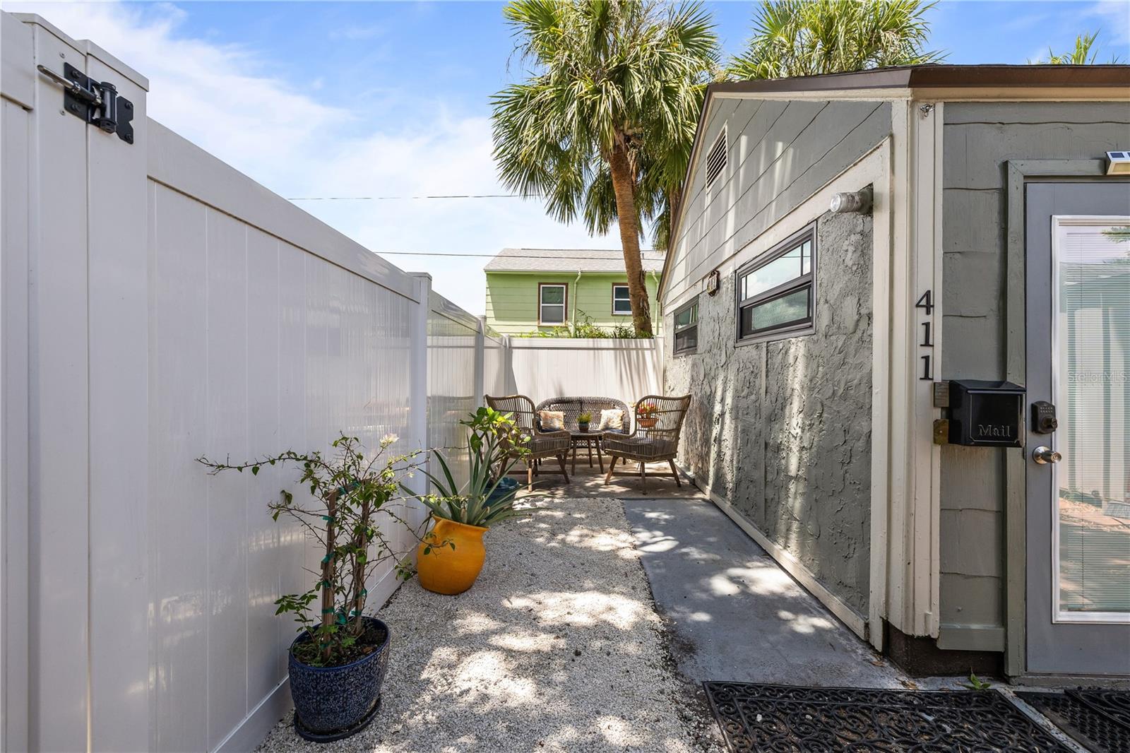 Image 20 of 21 For 2859 Dartmouth Avenue N 411 29th S