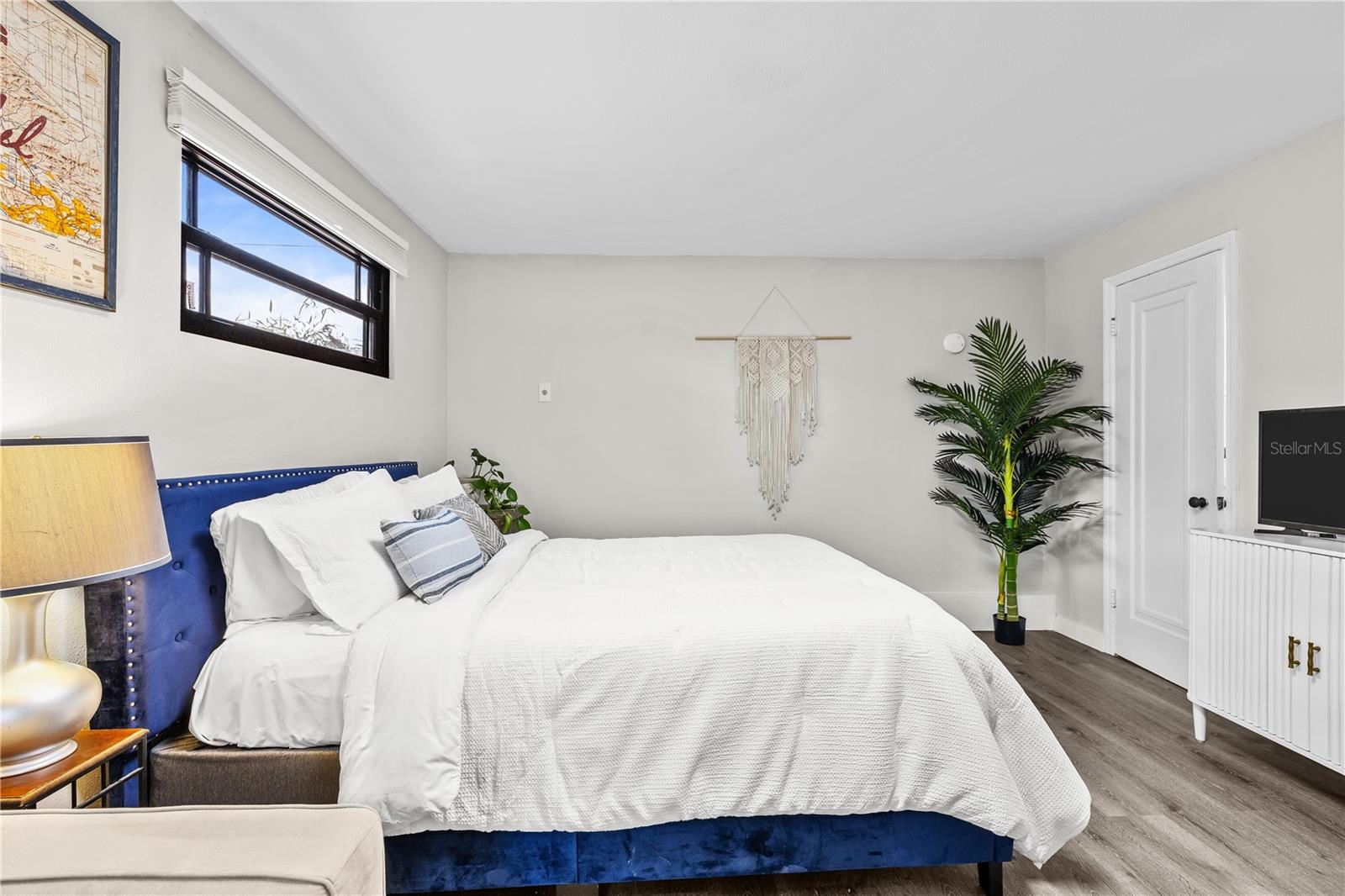 Image 3 of 21 For 2859 Dartmouth Avenue N 411 29th S