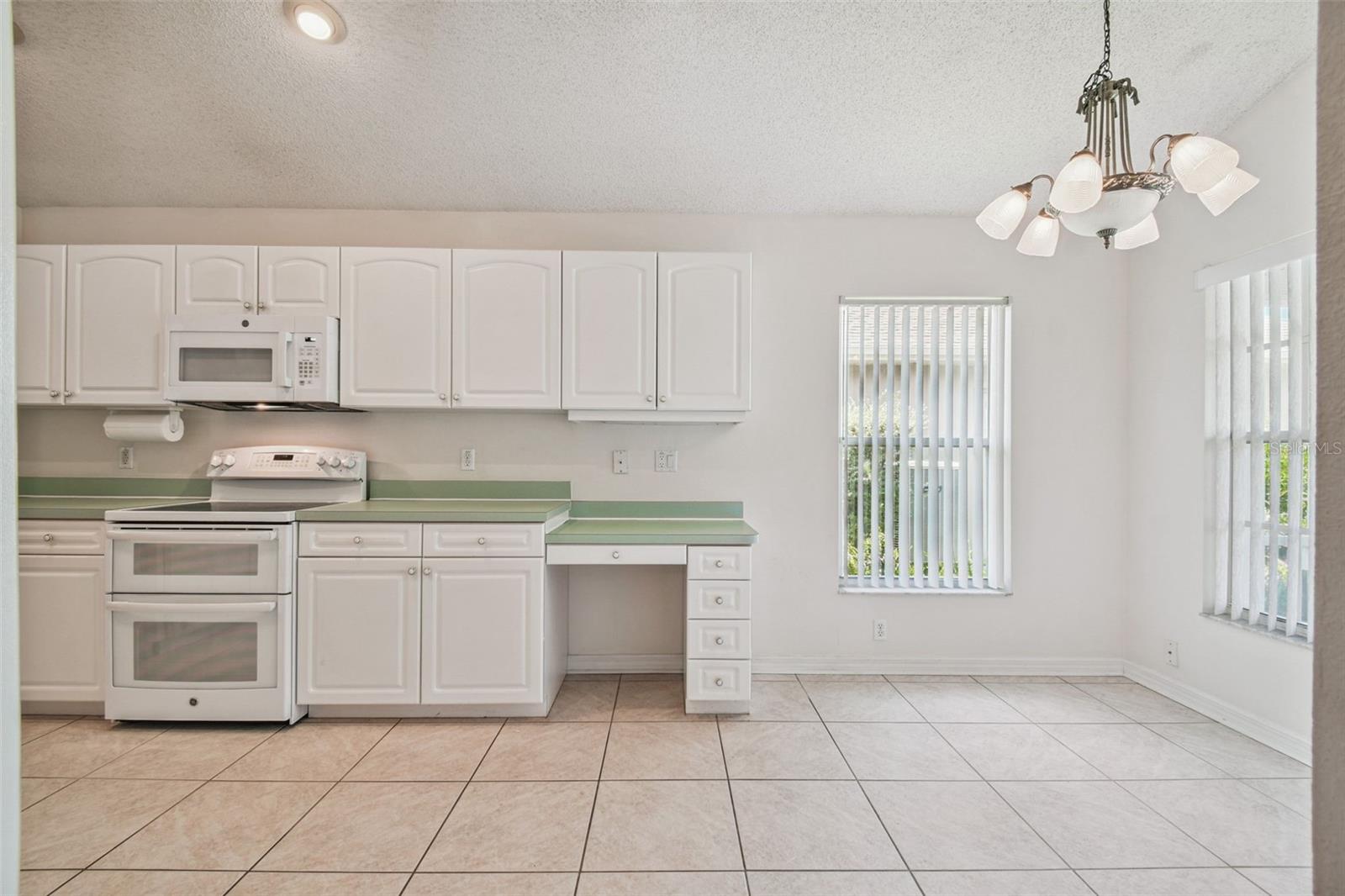 Image 11 of 76 For 1747 Orchardgrove Avenue
