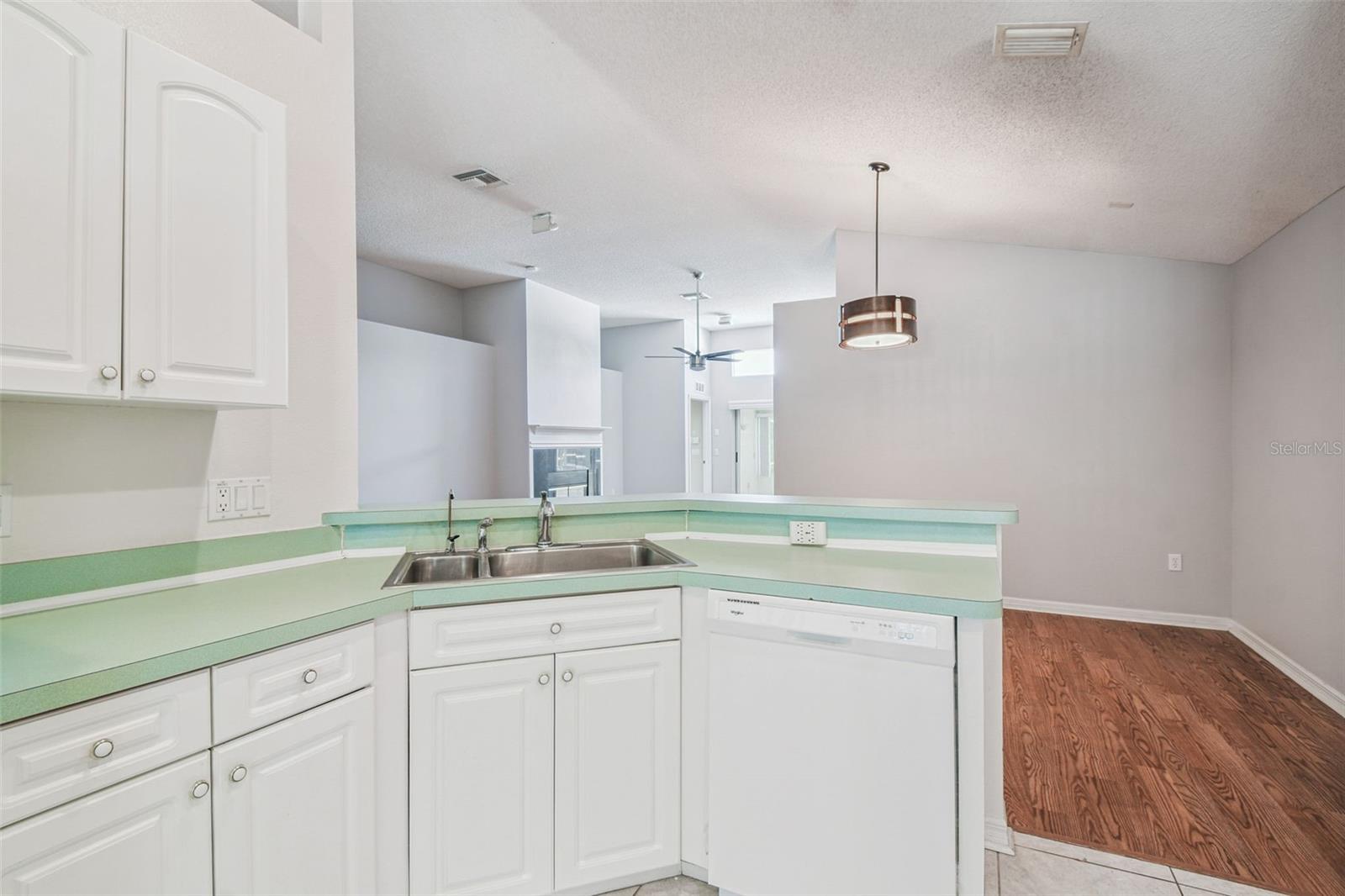 Image 18 of 76 For 1747 Orchardgrove Avenue