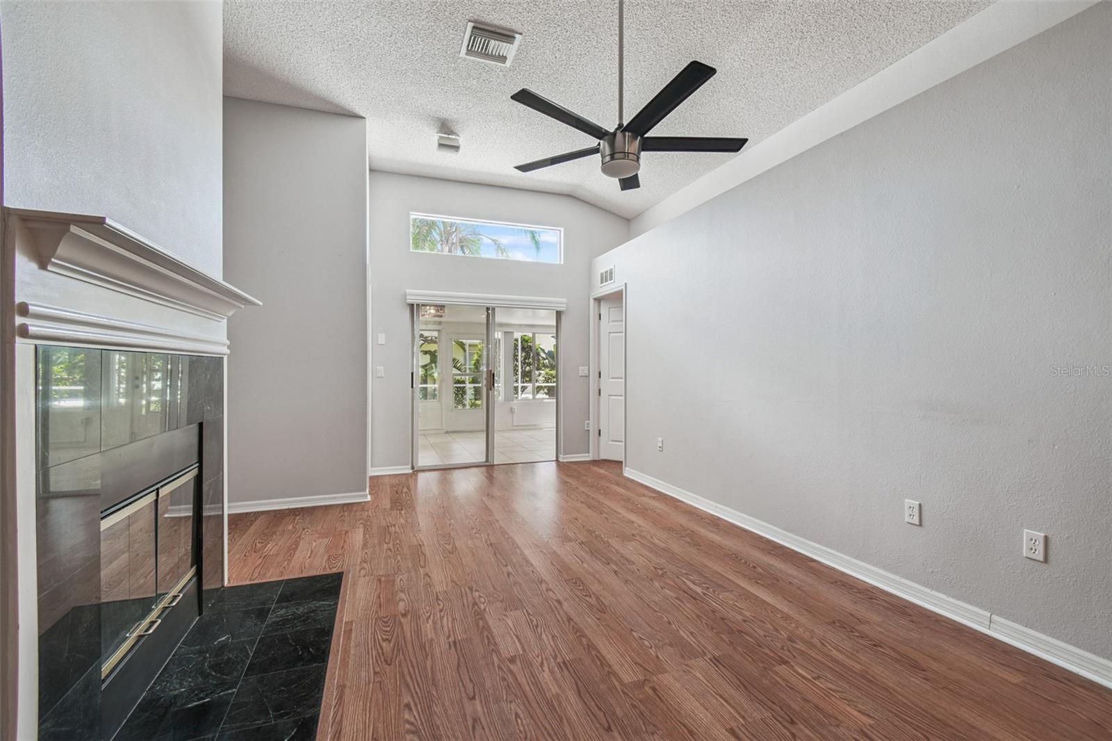 Image 30 of 76 For 1747 Orchardgrove Avenue
