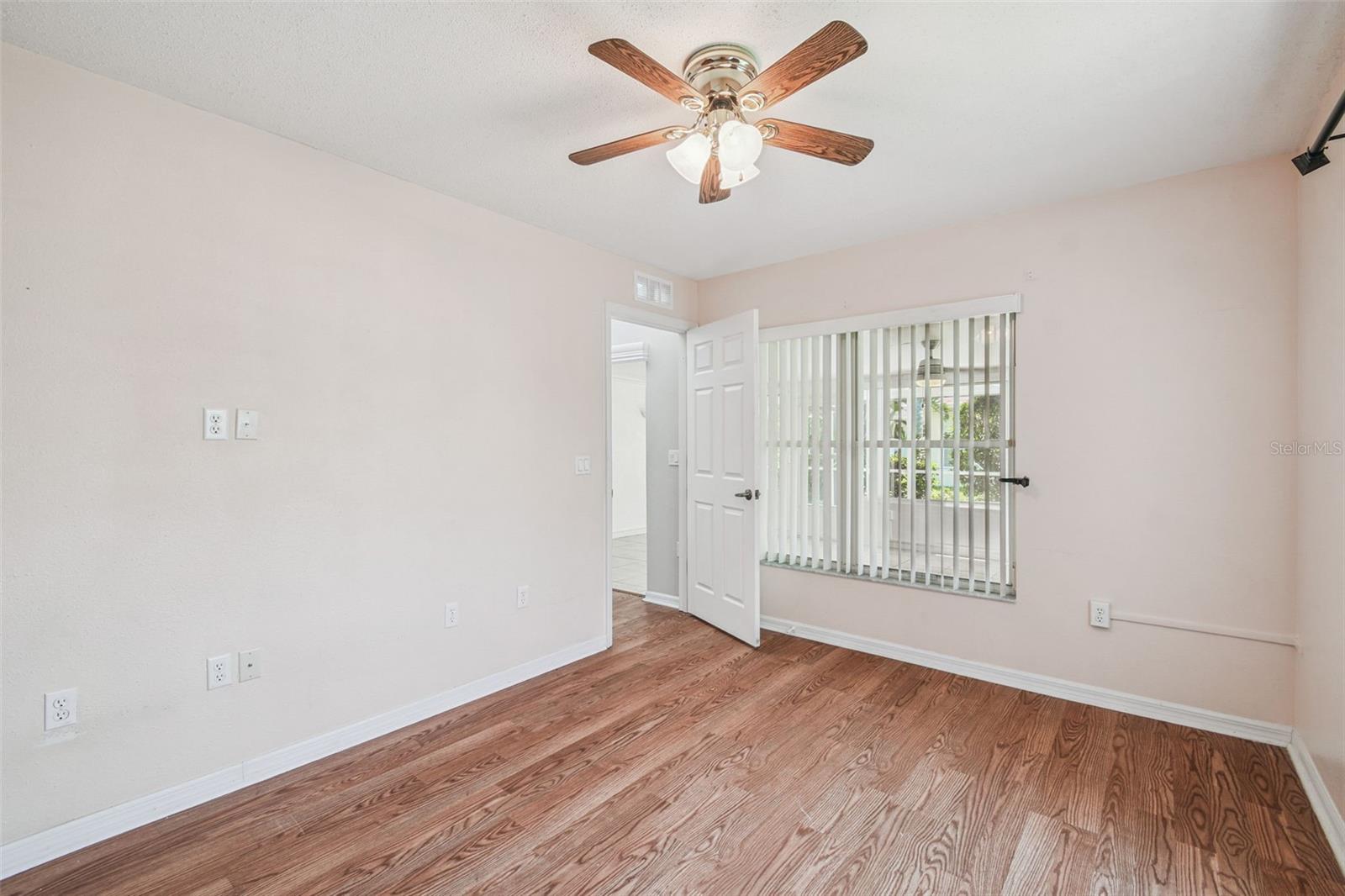 Image 43 of 76 For 1747 Orchardgrove Avenue