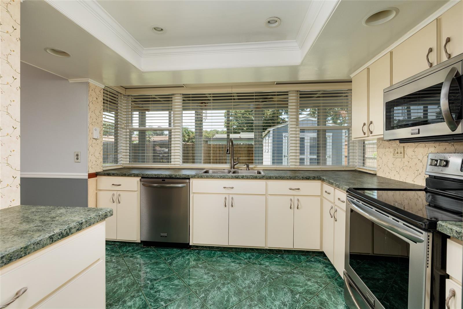 Image 13 of 45 For 6756 19th Street N